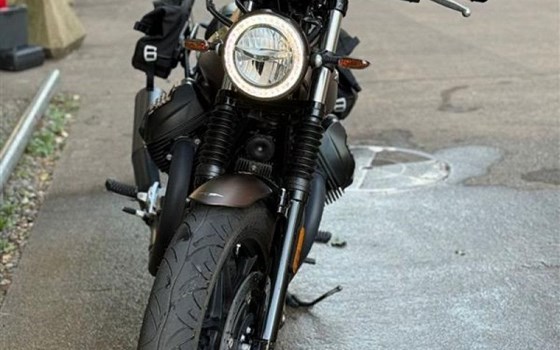 Gebrauchtmotorrad Moto Guzzi V7 III Stone - Bild 3 Gebrauchtmotorrad Moto Guzzi V7 III Stone - Bild 3