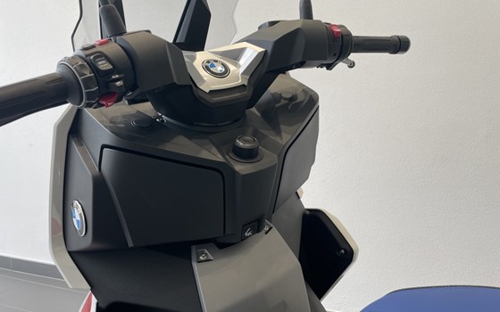 Gebrauchtmotorrad BMW C 400 X - Bild 9 Gebrauchtmotorrad BMW C 400 X - Bild 9