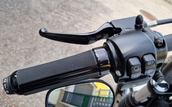 Gebrauchtmotorrad Harley-Davidson Softail Street Bob 114 FXBBS - Bild 7