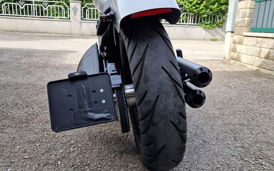 Gebrauchtmotorrad Harley-Davidson Softail Street Bob 114 FXBBS - Bild 8