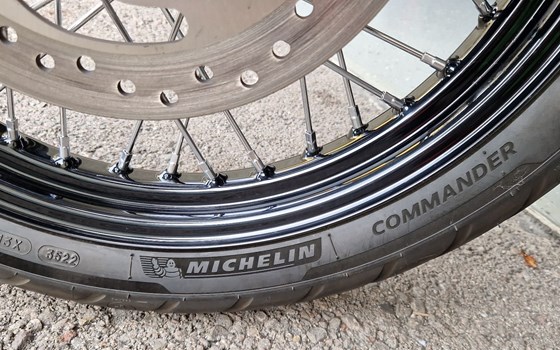 Gebrauchtmotorrad Harley-Davidson Softail Street Bob 114 FXBBS - Bild 9