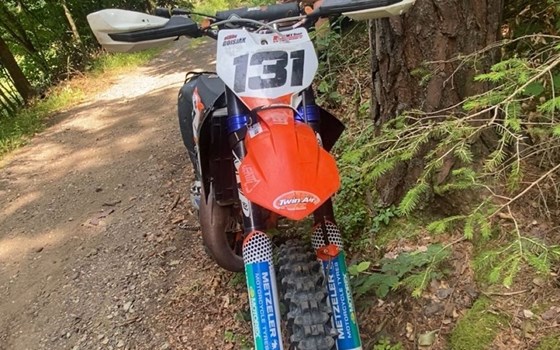 Gebrauchtmotorrad KTM 125 SX - Bild 1 Gebrauchtmotorrad KTM 125 SX - Bild 1