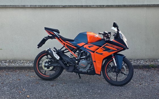 Gebrauchtmotorrad KTM RC 390 - Bild 2 Gebrauchtmotorrad KTM RC 390 - Bild 2