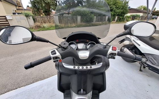 Gebrauchtmotorrad Piaggio MP3 500ie LT Sport - Bild 13 Gebrauchtmotorrad Piaggio MP3 500ie LT Sport - Bild 13