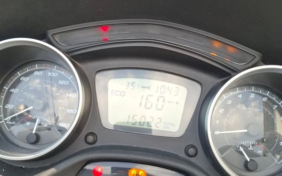 Gebrauchtmotorrad Piaggio MP3 500ie LT Sport - Bild 4 Gebrauchtmotorrad Piaggio MP3 500ie LT Sport - Bild 4