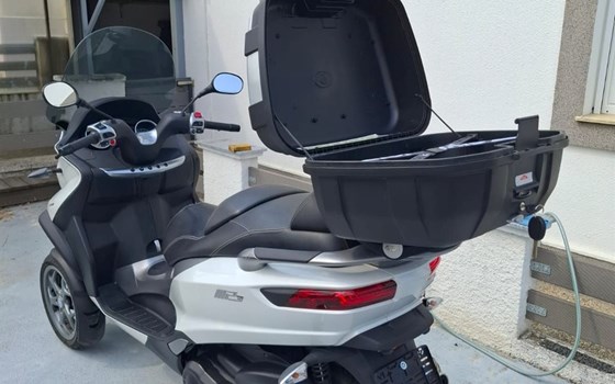 Gebrauchtmotorrad Piaggio MP3 500ie LT Sport - Bild 7 Gebrauchtmotorrad Piaggio MP3 500ie LT Sport - Bild 7