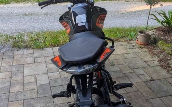 Gebrauchtmotorrad KTM 125 Duke - Bild 3 Gebrauchtmotorrad KTM 125 Duke - Bild 3