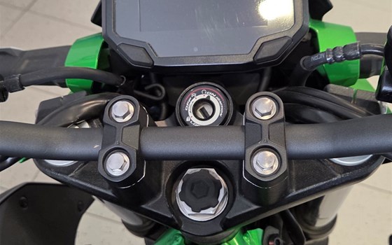 Gebrauchtmotorrad Kawasaki Z 500 SE - Bild 6 Gebrauchtmotorrad Kawasaki Z 500 SE - Bild 6