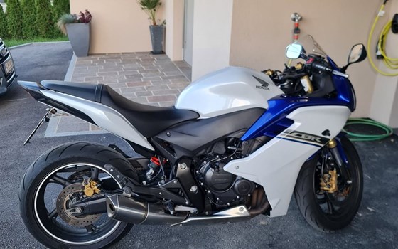 Gebrauchtmotorrad Honda CBR 600 F - Bild 3 Gebrauchtmotorrad Honda CBR 600 F - Bild 3