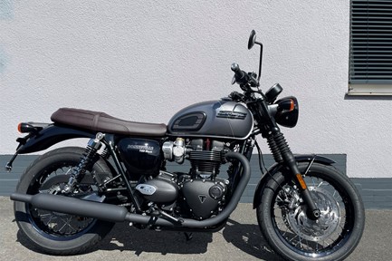 Triumph Bonneville T120 Black
