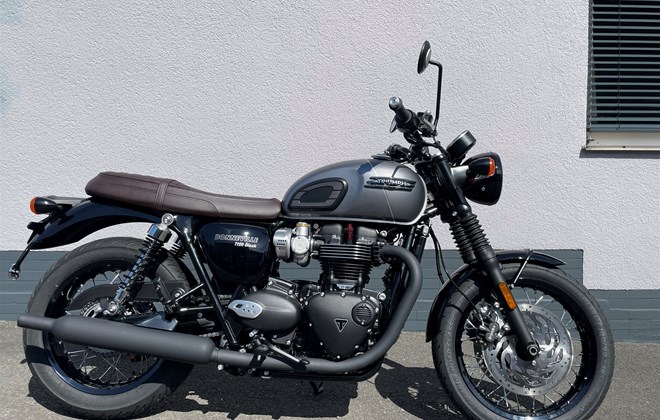 Triumph Bonneville T120 Black