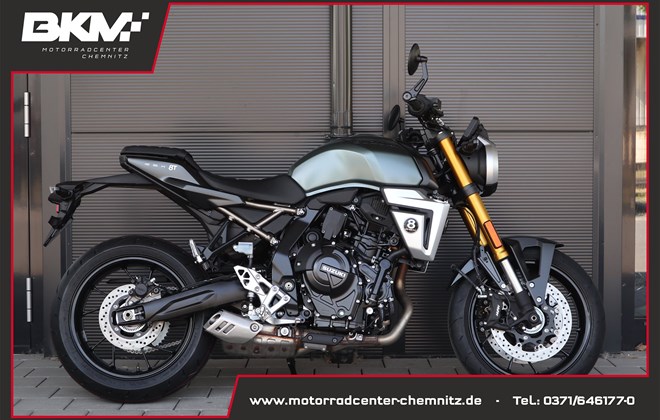 Suzuki GSX-8T