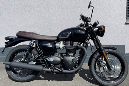 Triumph Bonneville T120 Black