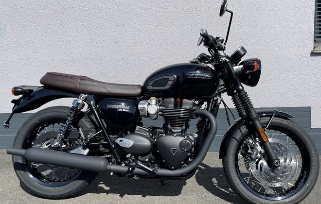 Triumph Bonneville T120 Black