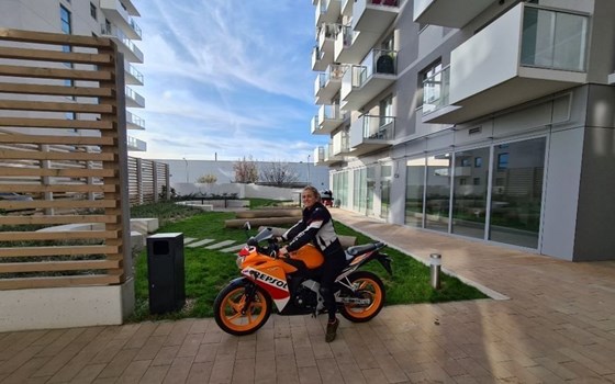 Gebrauchtmotorrad Honda CBR 125 R - Bild 1