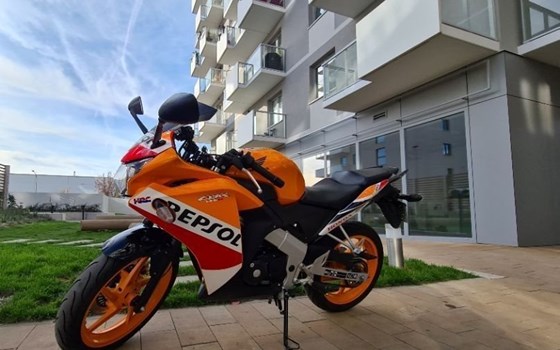 Gebrauchtmotorrad Honda CBR 125 R - Bild 4