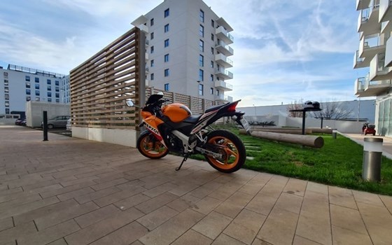 Gebrauchtmotorrad Honda CBR 125 R - Bild 5