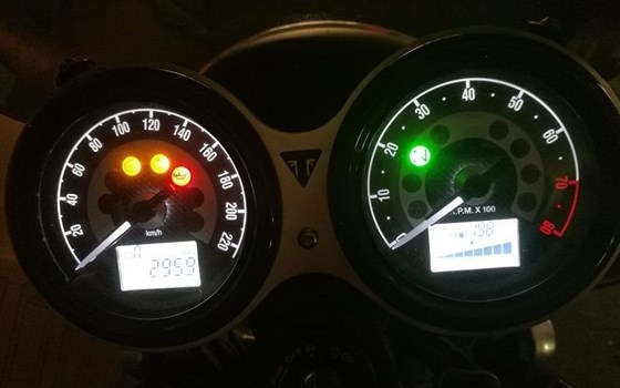 Gebrauchtmotorrad Triumph Speed Twin 1200 - Bild 6