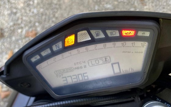 Gebrauchtmotorrad Ducati Hypermotard 821 - Bild 4 Gebrauchtmotorrad Ducati Hypermotard 821 - Bild 4