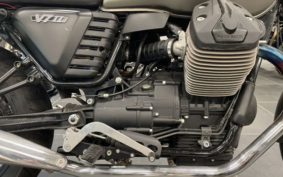 Gebrauchtmotorrad Moto Guzzi V7 Stone - Bild 9