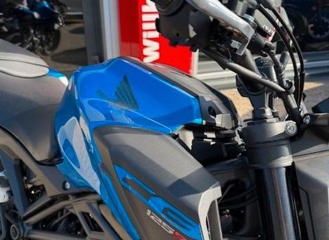 Gebrauchtmotorrad Honda CB125R - Bild 16