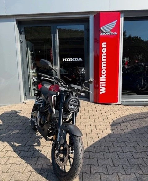 Honda CB125R