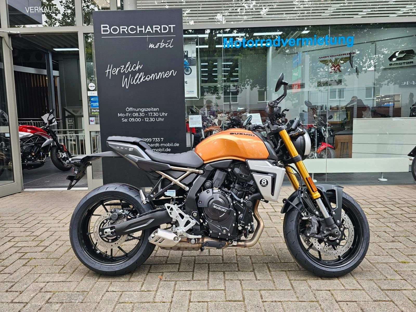 Suzuki GSX-8T