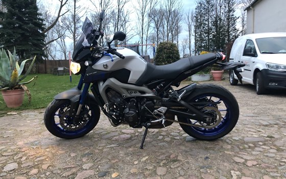 Gebrauchtmotorrad Yamaha MT-09 - Bild 3