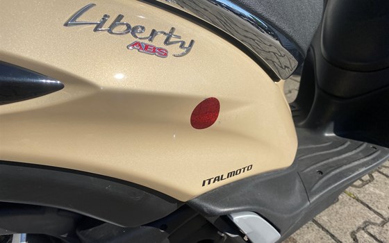 Gebrauchtmotorrad Piaggio Liberty 125 - Bild 9
