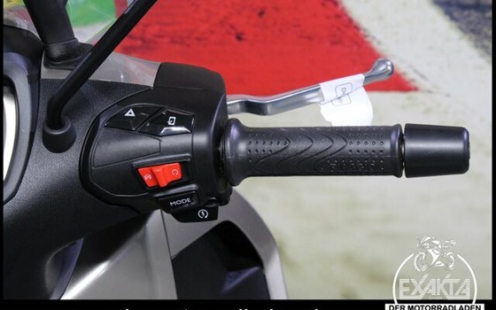 Gebrauchtmotorrad Piaggio Beverly 400 hpe - Bild 19