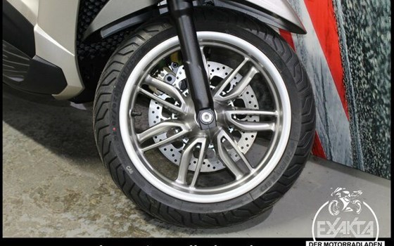 Gebrauchtmotorrad Piaggio Beverly 400 hpe - Bild 21