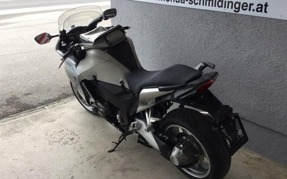 Gebrauchtmotorrad Honda VFR 1200 F - Bild 8