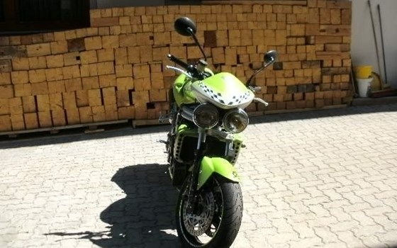Gebrauchtmotorrad Triumph Speed Triple 955i - Bild 2 Gebrauchtmotorrad Triumph Speed Triple 955i - Bild 2