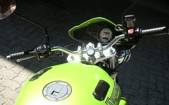Gebrauchtmotorrad Triumph Speed Triple 955i - Bild 5 Gebrauchtmotorrad Triumph Speed Triple 955i - Bild 5