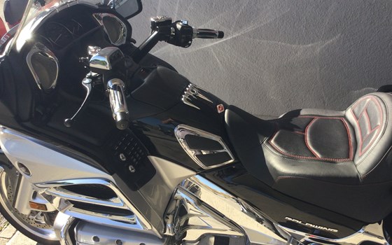 Gebrauchtmotorrad Honda GL 1800 Goldwing - Bild 12 Gebrauchtmotorrad Honda GL 1800 Goldwing - Bild 12