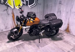 Neumotorrad Suzuki GSX-8T