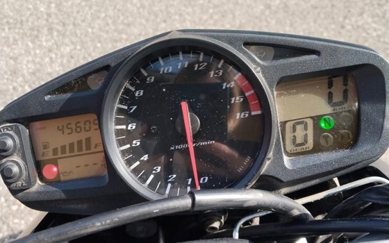 Gebrauchtmotorrad Suzuki GSR 600 - Bild 5 Gebrauchtmotorrad Suzuki GSR 600 - Bild 5