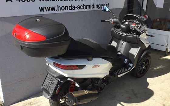 Gebrauchtmotorrad Piaggio MP3 500ie LT Sport - Bild 3 Gebrauchtmotorrad Piaggio MP3 500ie LT Sport - Bild 3