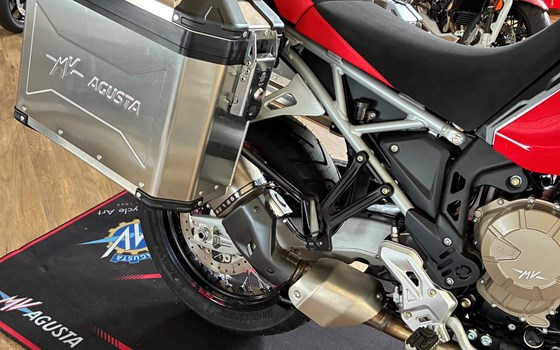 Neufahrzeug MV Agusta Enduro Veloce - Bild 3 Neufahrzeug MV Agusta Enduro Veloce - Bild 3