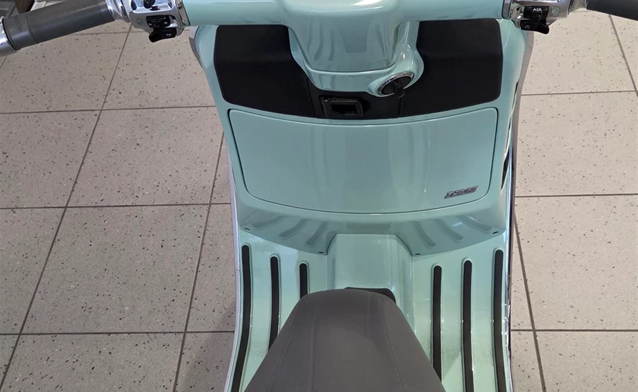 Angebot Vespa GTS 125 Bild 4: Angebot Vespa GTS 125