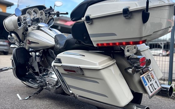 Gebrauchtmotorrad Harley-Davidson CVO FLHTCUSE Ultra Classic Electra Glide - Bild 1