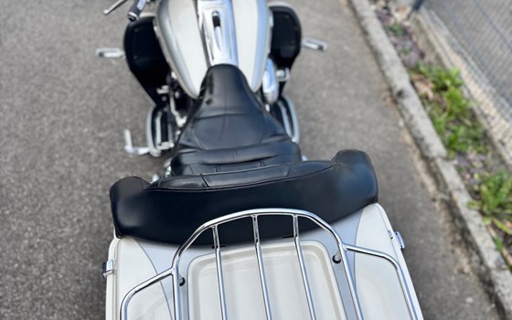 Gebrauchtmotorrad Harley-Davidson CVO FLHTCUSE Ultra Classic Electra Glide - Bild 2 Gebrauchtmotorrad Harley-Davidson CVO FLHTCUSE Ultra Classic Electra Glide - Bild 2
