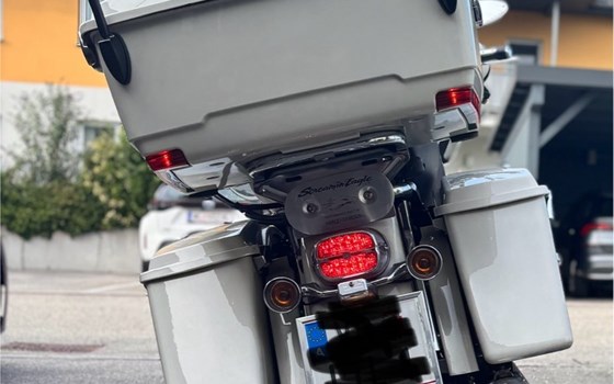 Gebrauchtmotorrad Harley-Davidson CVO FLHTCUSE Ultra Classic Electra Glide - Bild 3 Gebrauchtmotorrad Harley-Davidson CVO FLHTCUSE Ultra Classic Electra Glide - Bild 3