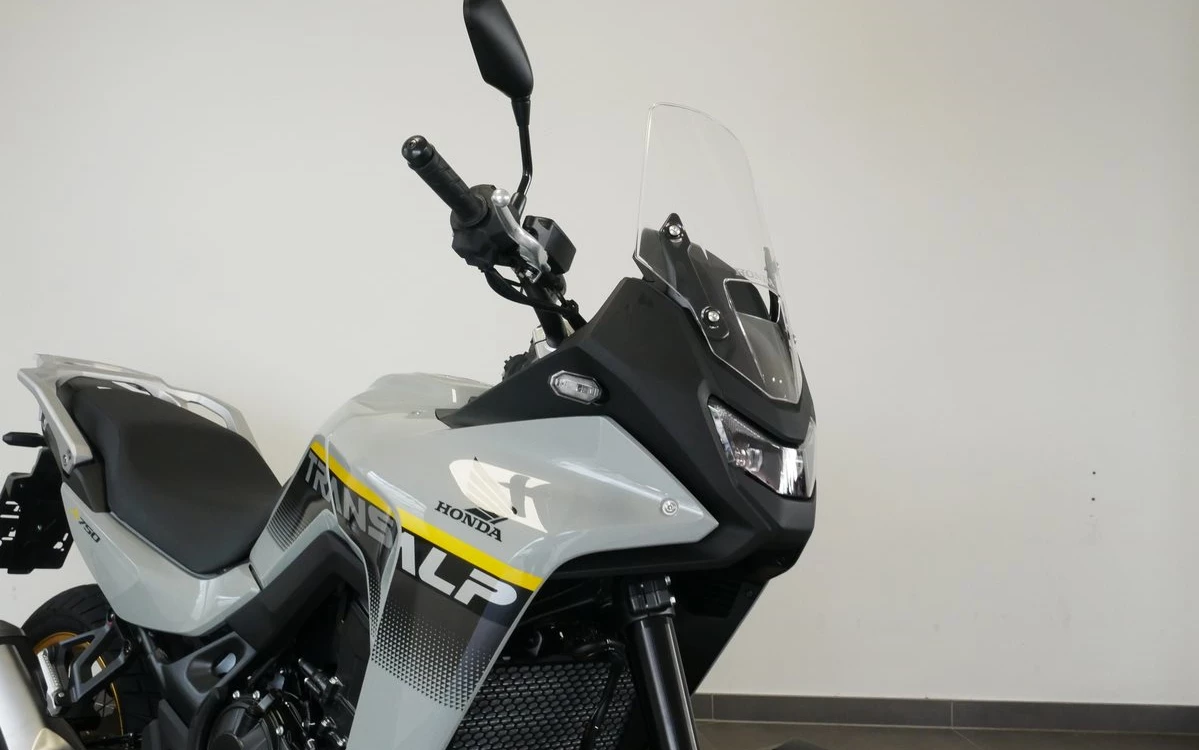 Zum Vergrößern bitte anklicken! Angebot Honda XL750 Transalp