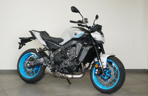 Neumotorrad Yamaha MT-09 Y-AMT