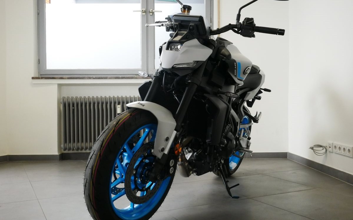 Offer Yamaha MT-09 Y-AMT