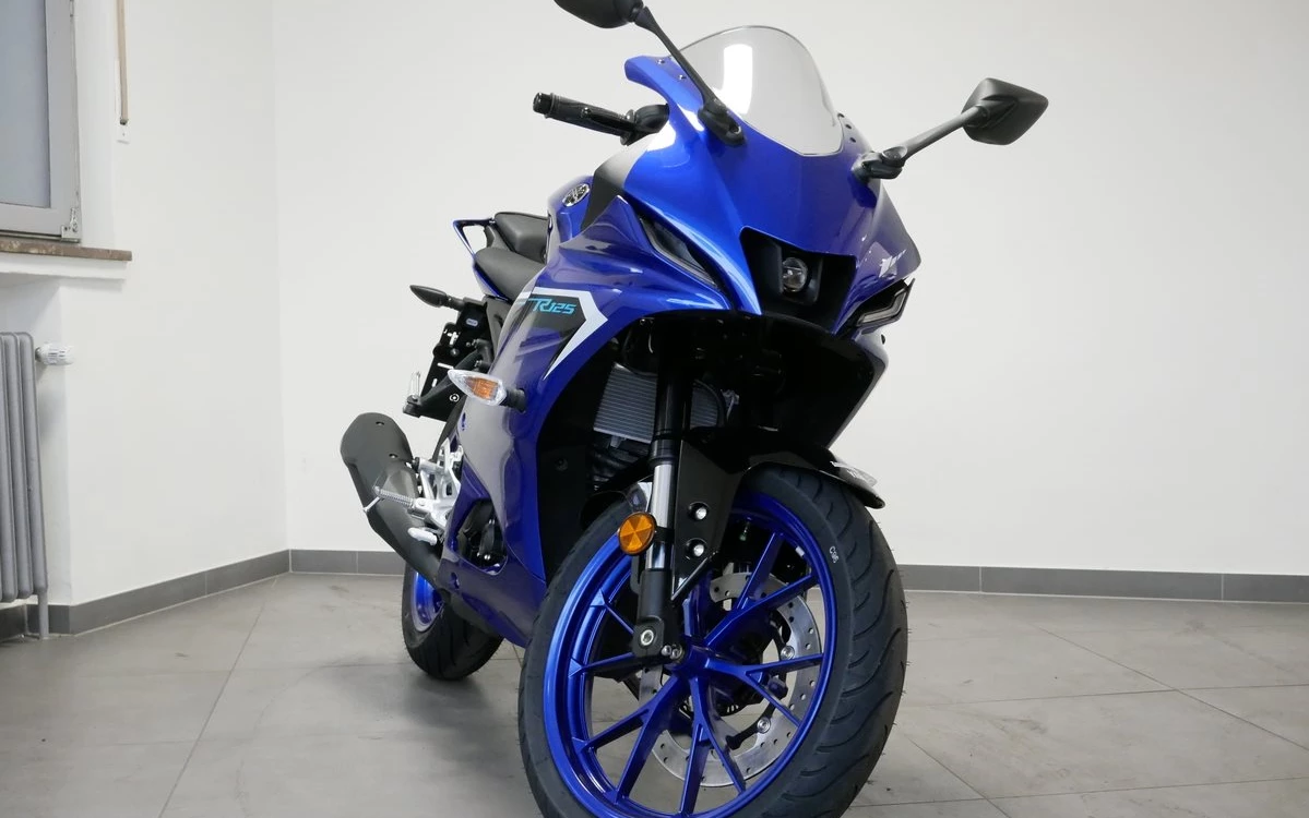 Zum Vergrößern bitte anklicken! Angebot Yamaha R125