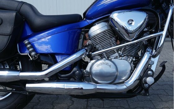 Gebrauchtmotorrad Honda VT 600 C Shadow - Bild 6