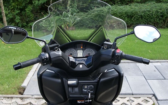 Gebrauchtmotorrad Suzuki Burgman 400 - Bild 8 Gebrauchtmotorrad Suzuki Burgman 400 - Bild 8