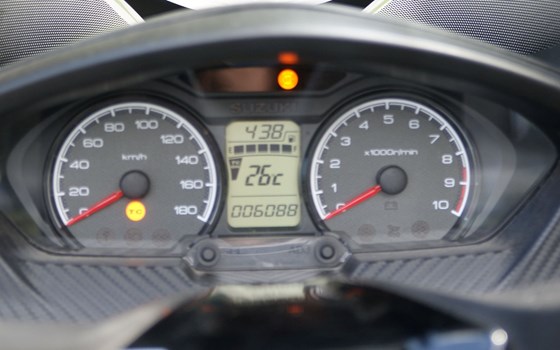 Gebrauchtmotorrad Suzuki Burgman 400 - Bild 9 Gebrauchtmotorrad Suzuki Burgman 400 - Bild 9